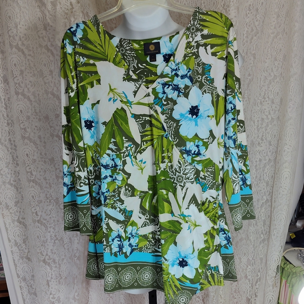 JM Collection tropical print top Nwot